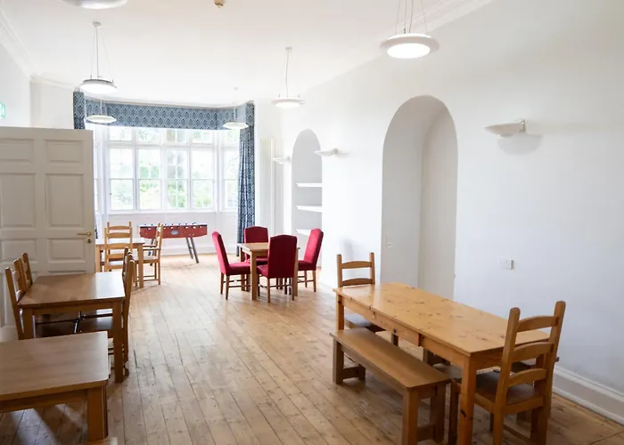 惠特比国际青年旅舍 *