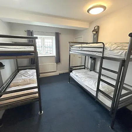 Yha Hostel *