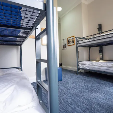 Yha Hostal *