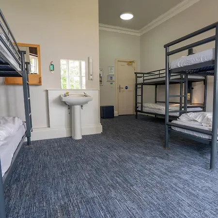 Yha Hostel *