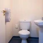 Yha *